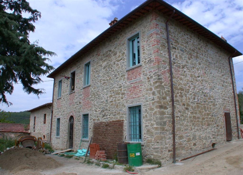 VenditaCase ColonicheLoro Ciuffenna